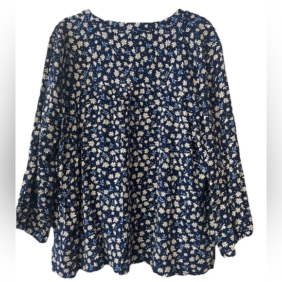 NWOT St. John’s Bay Floral Blouse Navy Print Size XXL - Picture 2 of 5